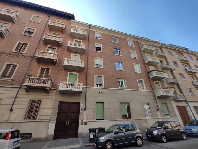 Room in Piazza Rivoli, Torino - Photo 1