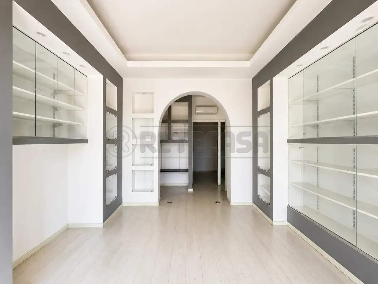 Palazzina commerciale in Via dei Colli 33, Padova, {3} - Foto 2