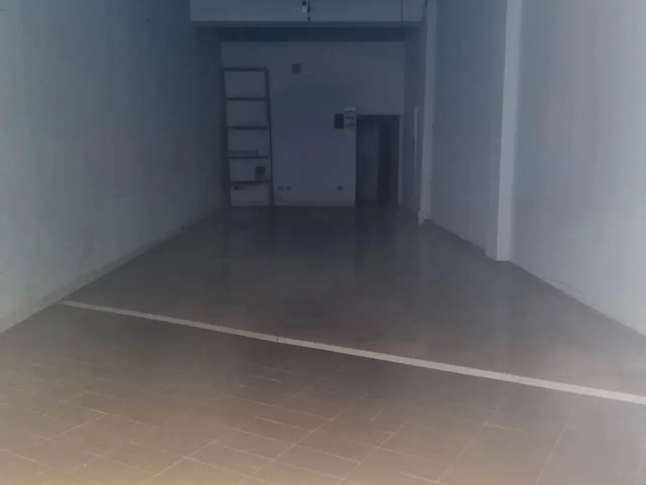 Locale commerciale in  Livorno, Livorno, {3} - Foto 1