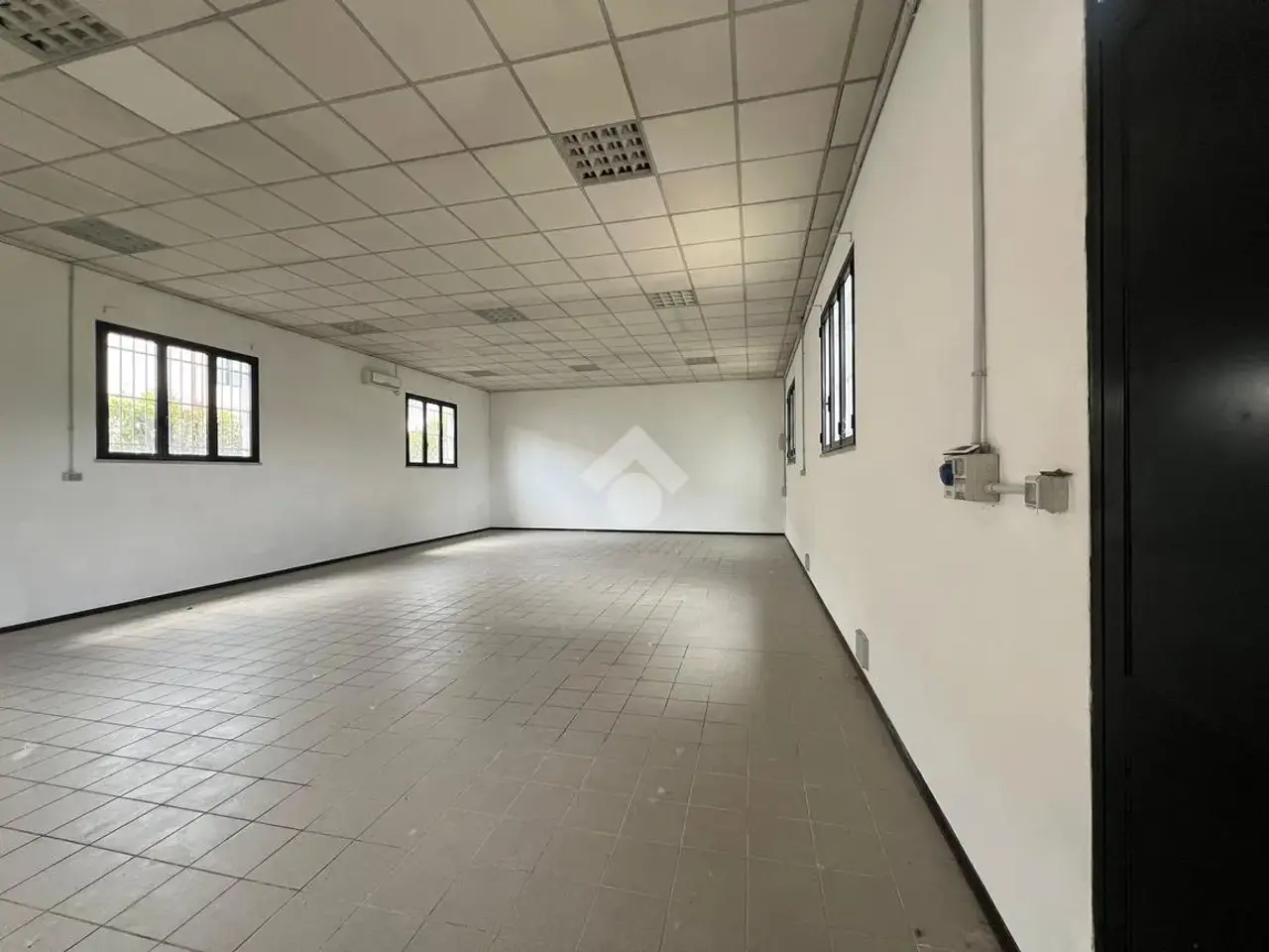 Magazzino in Via delle Volpi, Capannori, {3} - Foto 2