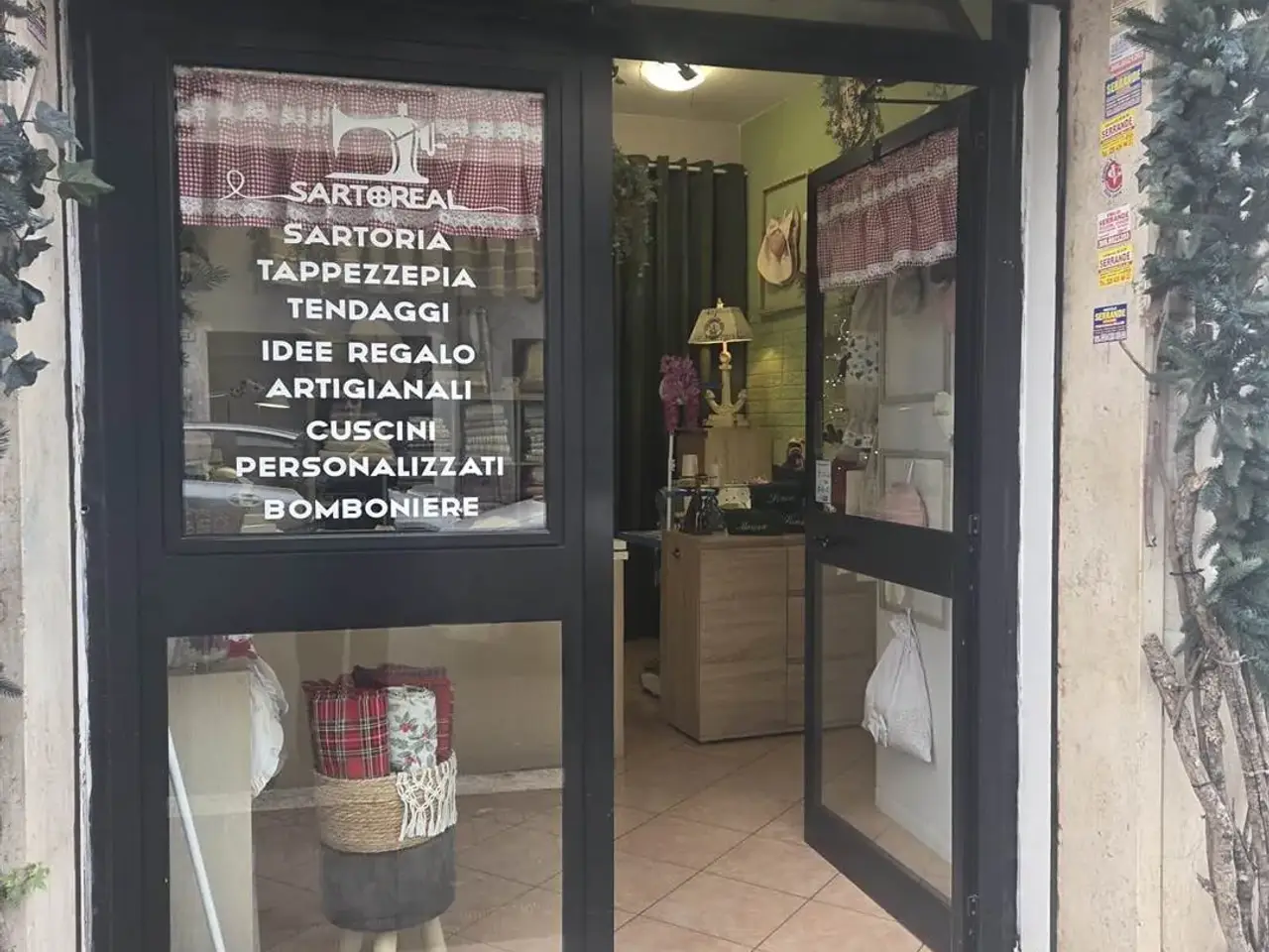 Negozio in Via Santa Maria, Nettuno, {3} - Foto 1