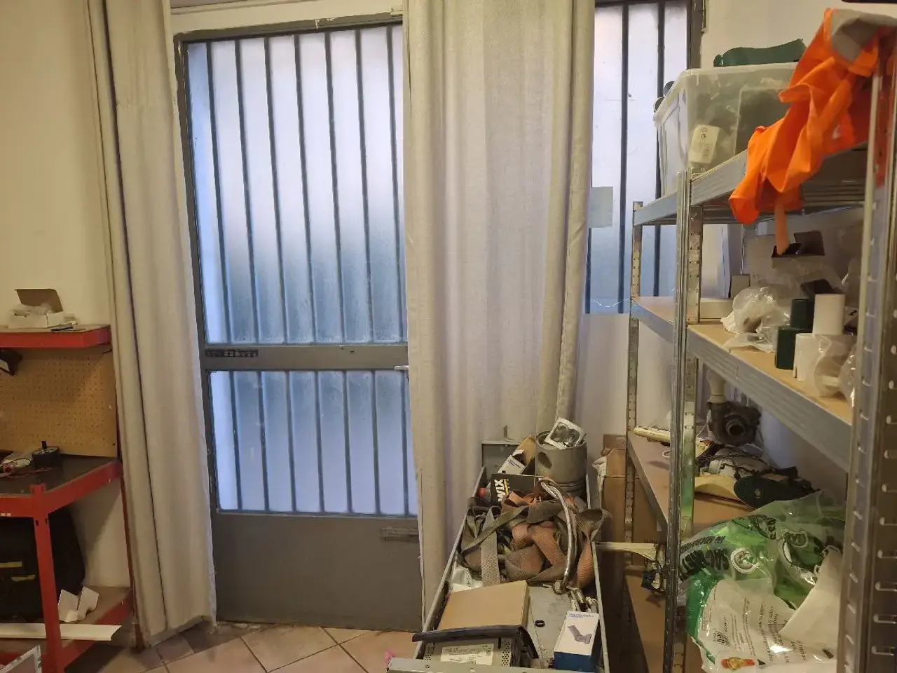 Negozio in Via della Repubblica 200, Monsummano Terme, {3} - Foto 2