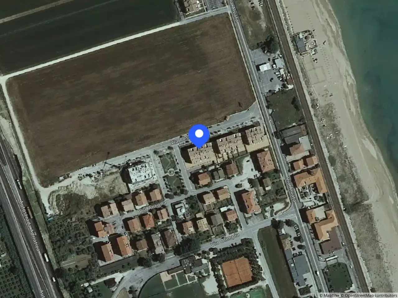 Garage in Via Pesaro 75 75, Potenza Picena, {3} - Foto 2