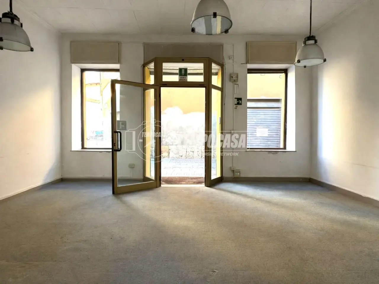 Negozio in Via Santa Caterina 8, Trezzo Sull'Adda, {3} - Foto 2