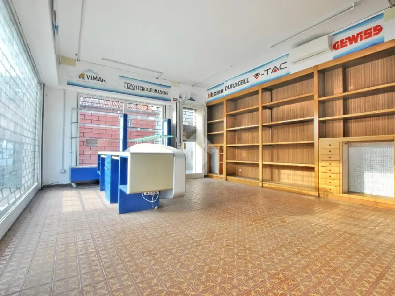 Negozio in Via Vercellone 82, Cavaglia', {3} - Foto 1