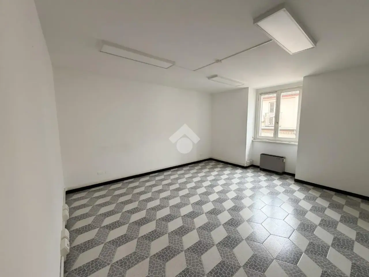 Ufficio in Via Camillo Benso Conte di Cavour 58, Lecco, {3} - Foto 1