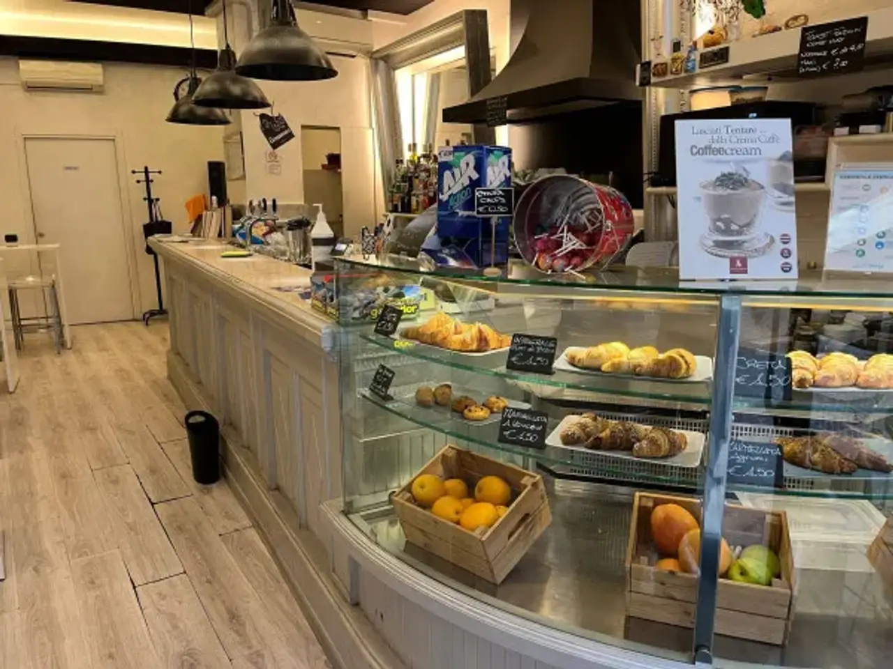Bar in Corso Italia, Legnano, {3} - Foto 1