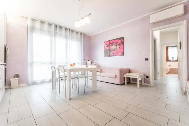 3-room flat in Via Antonio Stradivari, Limbiate - Photo 1