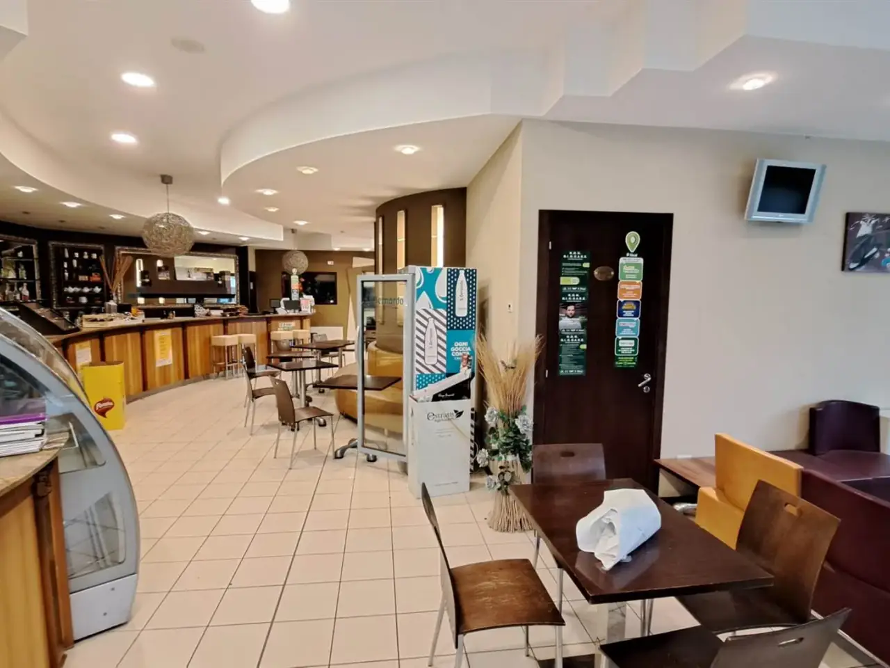Pizzeria in , Ostra, {3} - Foto 1
