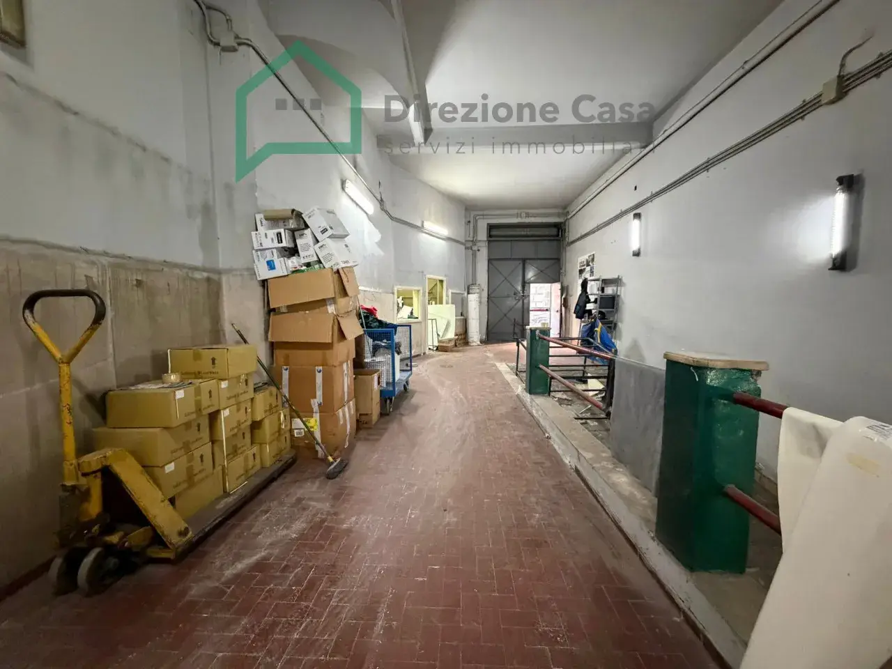 Magazzino in Via Genova, Napoli, {3} - Foto 1
