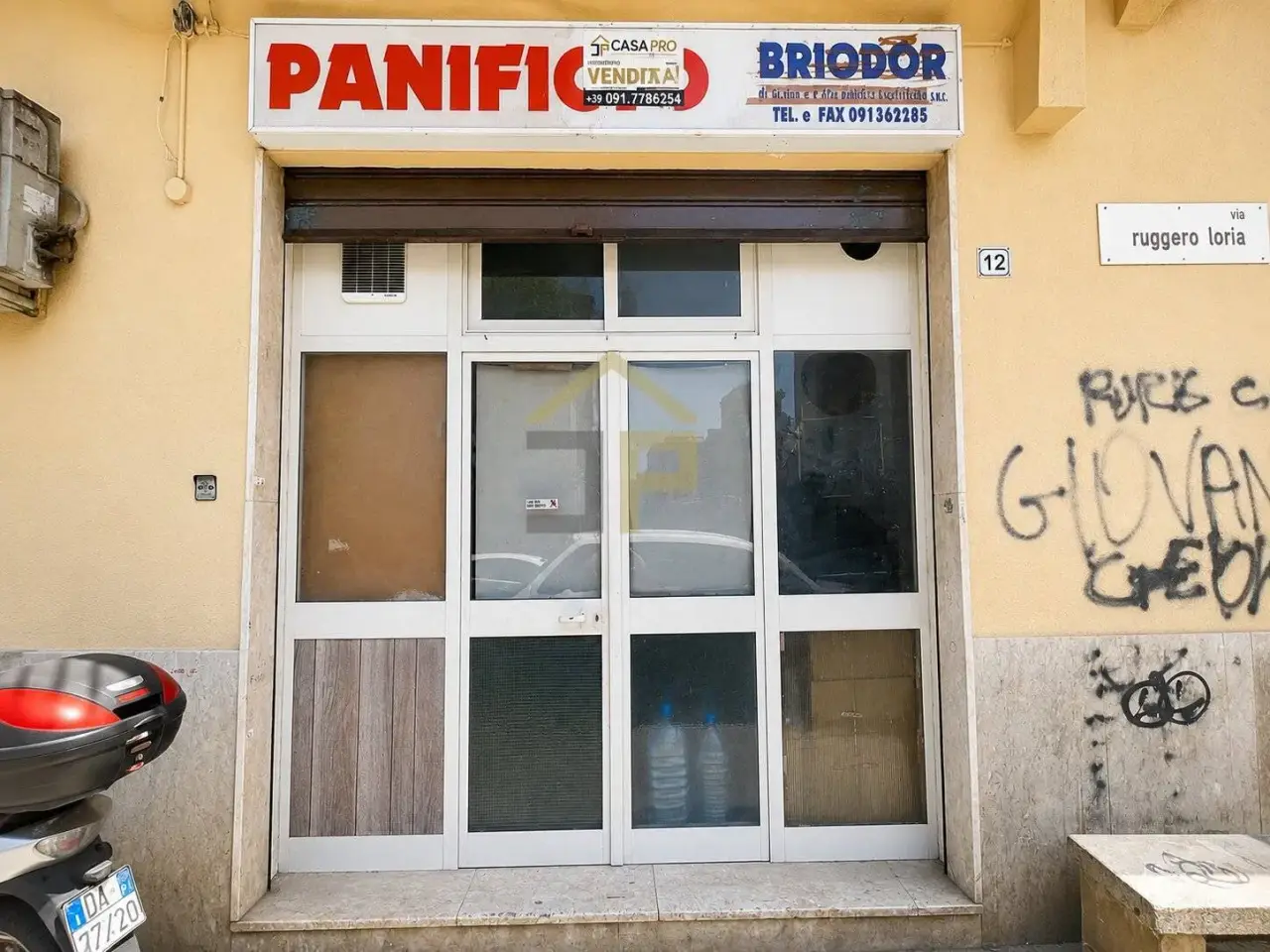 Negozio in Via Ruggero Loria 12, Palermo, {3} - Foto 1