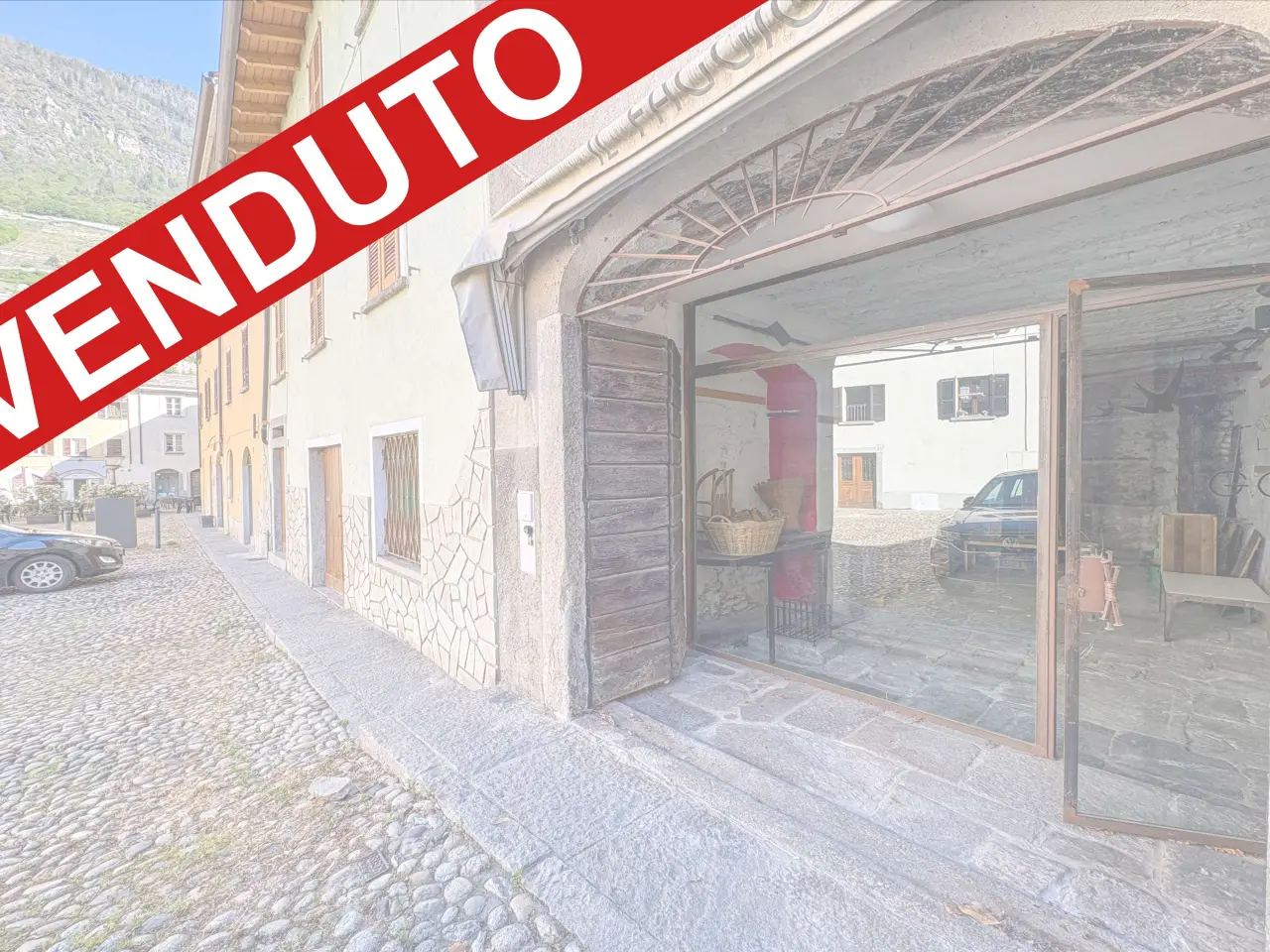 Negozio in Piazza Giovan Battista Crollalanza 9, Chiavenna, {3} - Foto 1