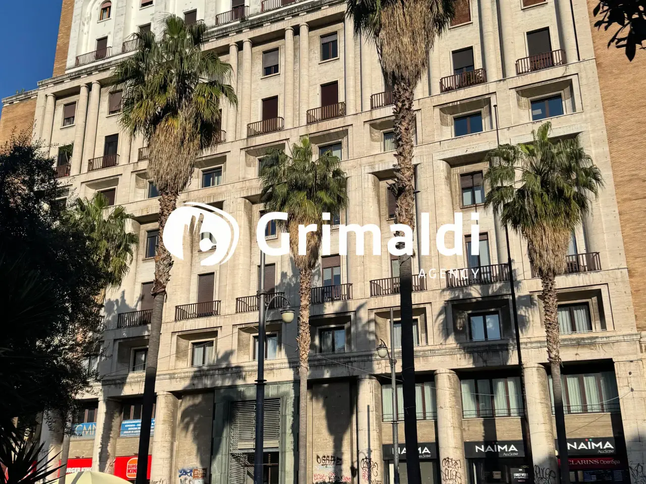 Magazzino in Piazza Carità 32, Napoli, {3} - Foto 2