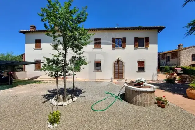 Zweifamilienhaus in Strada Regionale di Val di Cecina, Colle di Val d'Elsa - Foto 1