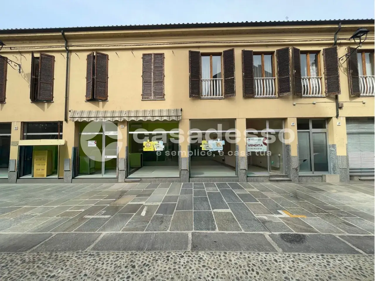 Palazzina commerciale in Via Tino Dappiano 17, Crescentino, {3} - Foto 1