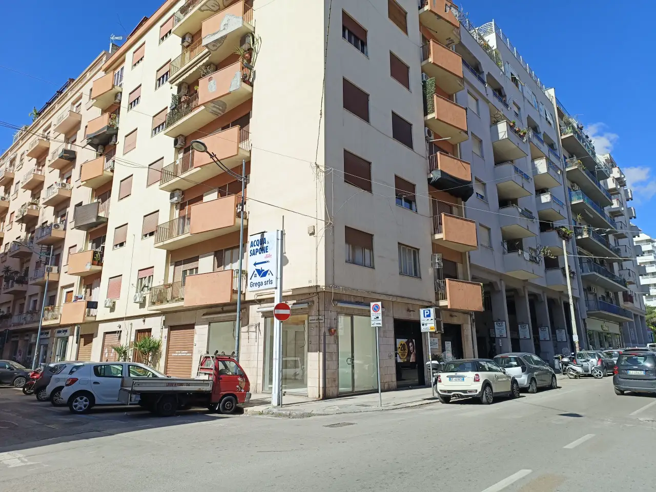 Negozio in Via Marchese di Roccaforte 13, Palermo, {3} - Foto 1