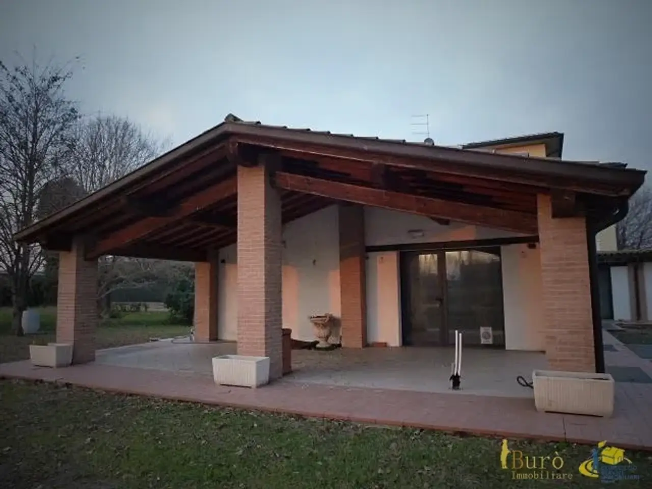 Palazzina commerciale in Strada Madonna dell'Aiuto 29, Parma, {3} - Foto 2