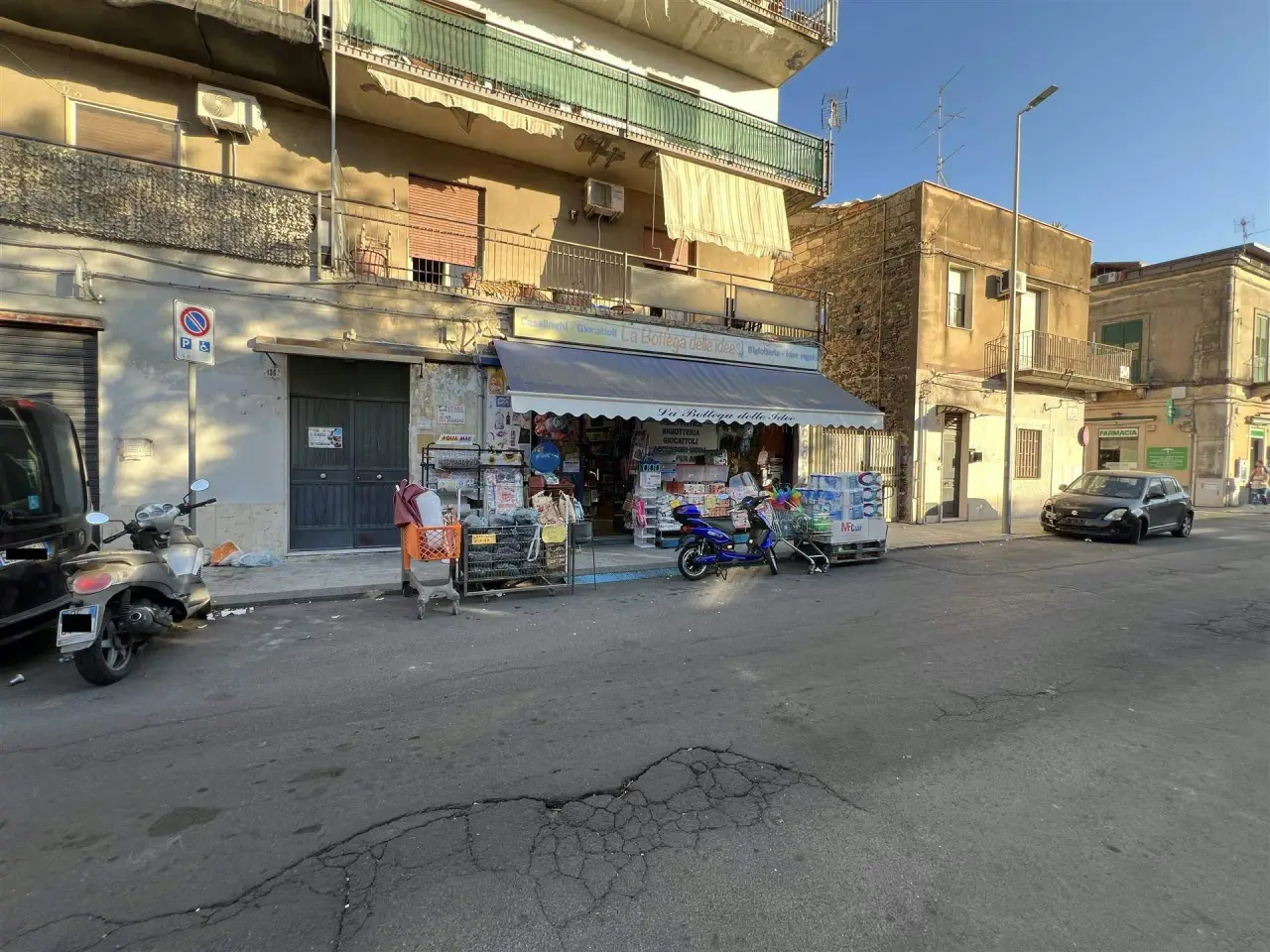 Negozio in Via Caduti del Lavoro, Catania, {3} - Foto 2