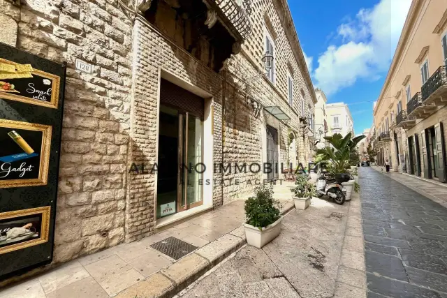 Negozio in Via Ognissanti 118, Trani - Foto 1