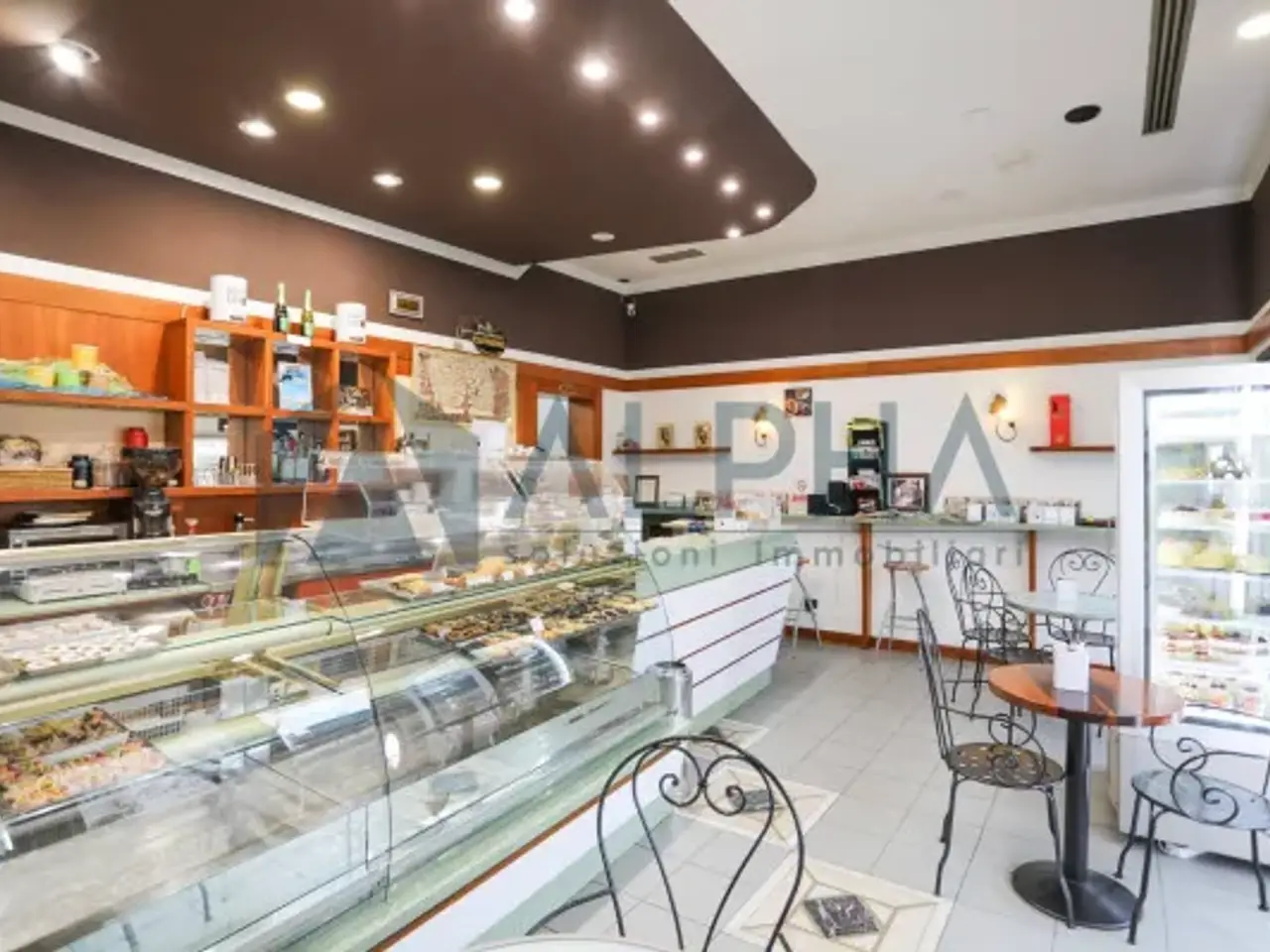 Pasticceria in Viale Ugo Bassi, Rimini, {3} - Foto 1