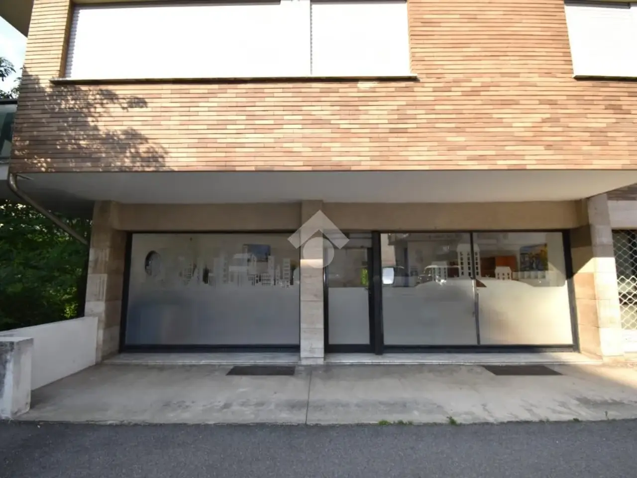 Negozio in Via Aosta 12, Ivrea, {3} - Foto 1