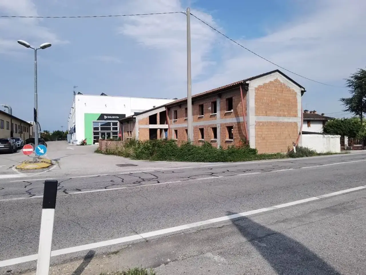 Ufficio in Montebelluna (Guarda) - Via Feltrina Nuova, Montebelluna, {3} - Foto 2