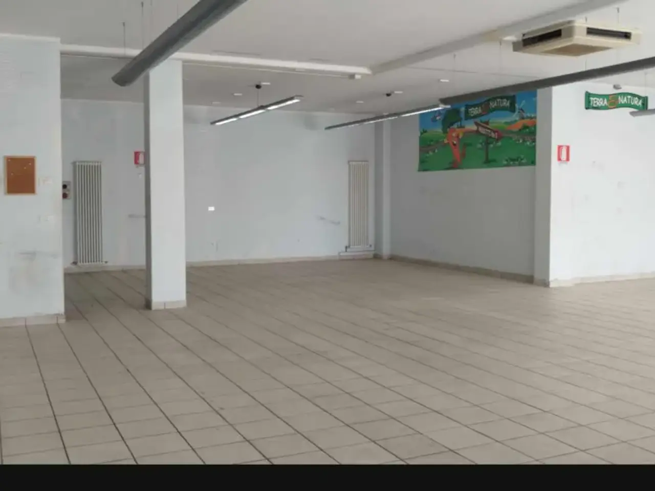Esercizio commerciale in , Santarcangelo Di Romagna, {3} - Foto 1