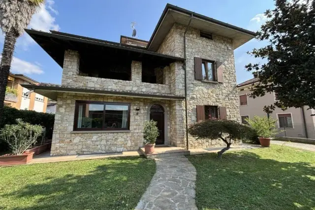 Villa in Via Piave, Capriolo - Foto 1