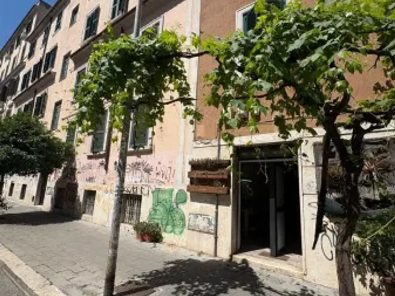 Negozio in Via Pesaro 7, Roma, {3} - Foto 1