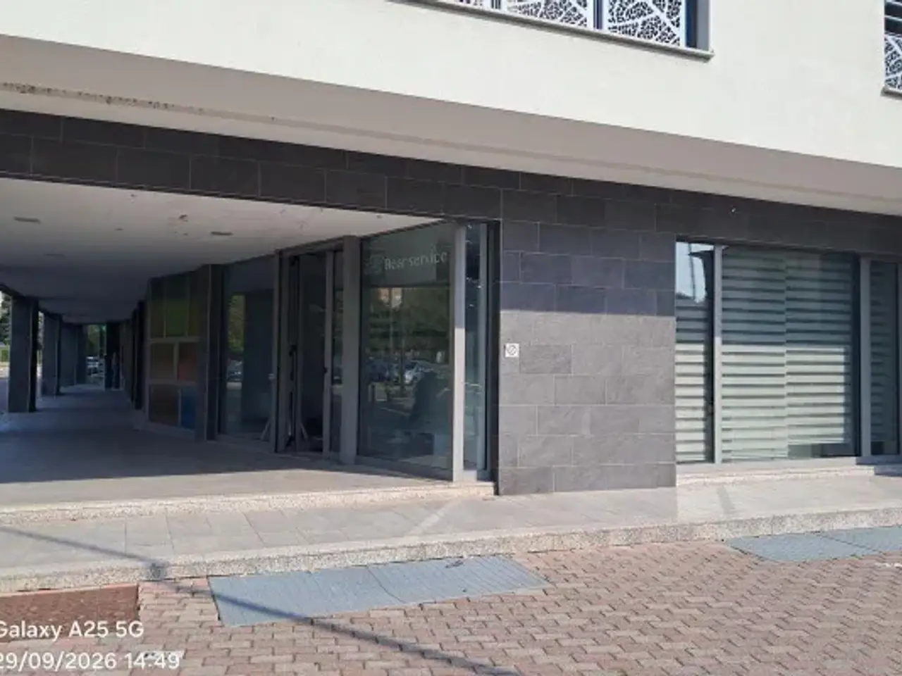 Negozio in Via Giuseppe Chiostergi, Milano, {3} - Foto 2