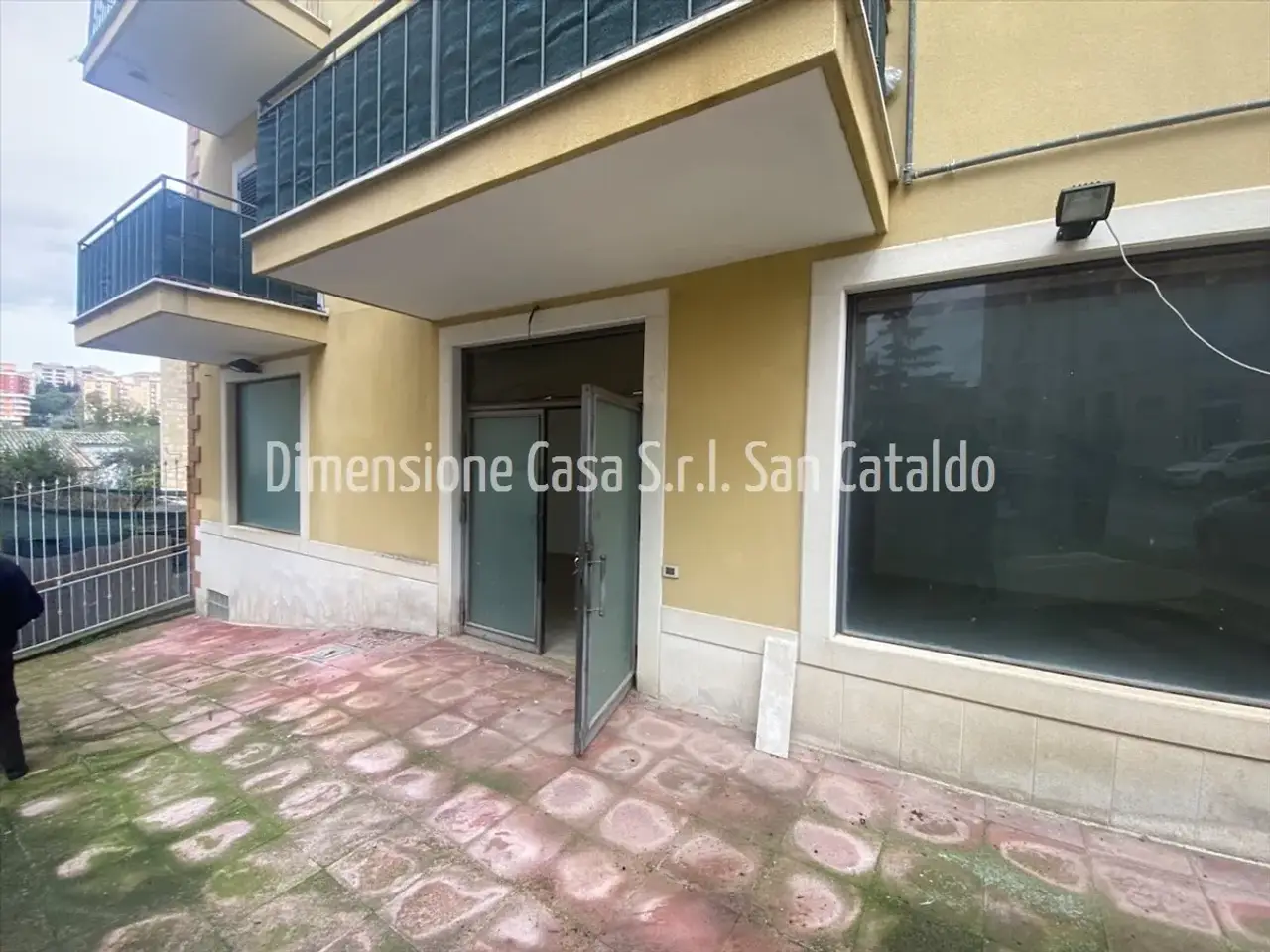 Locale commerciale in Via Ruggero Settimo 42, Caltanissetta, {3} - Foto 2