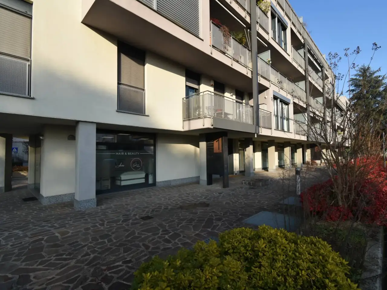 Ufficio in Via Ortigara 1, Vimercate, {3} - Foto 2