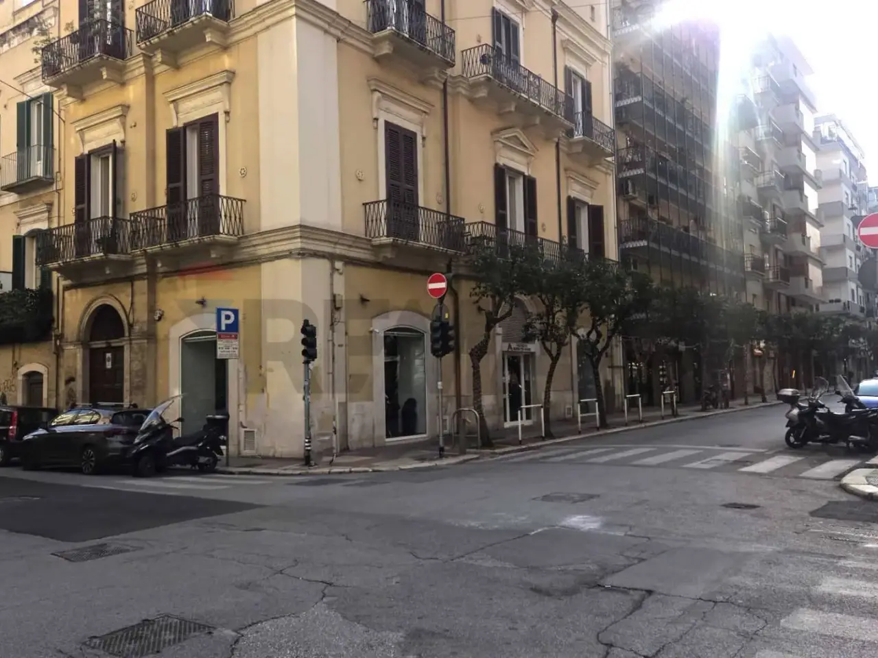 Negozio in Via De Rossi 134, Bari, {3} - Foto 1