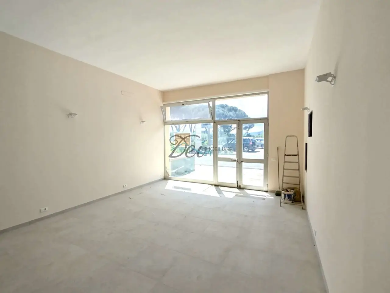 Palazzina commerciale in Via di Tempagnano, Lucca, {3} - Foto 2