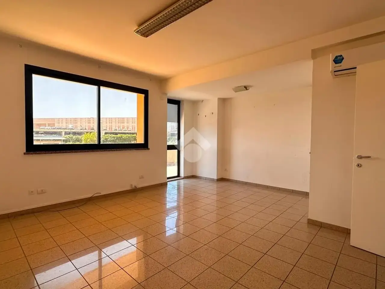 Ufficio in Via Perlasca 24, Ragusa, {3} - Foto 1
