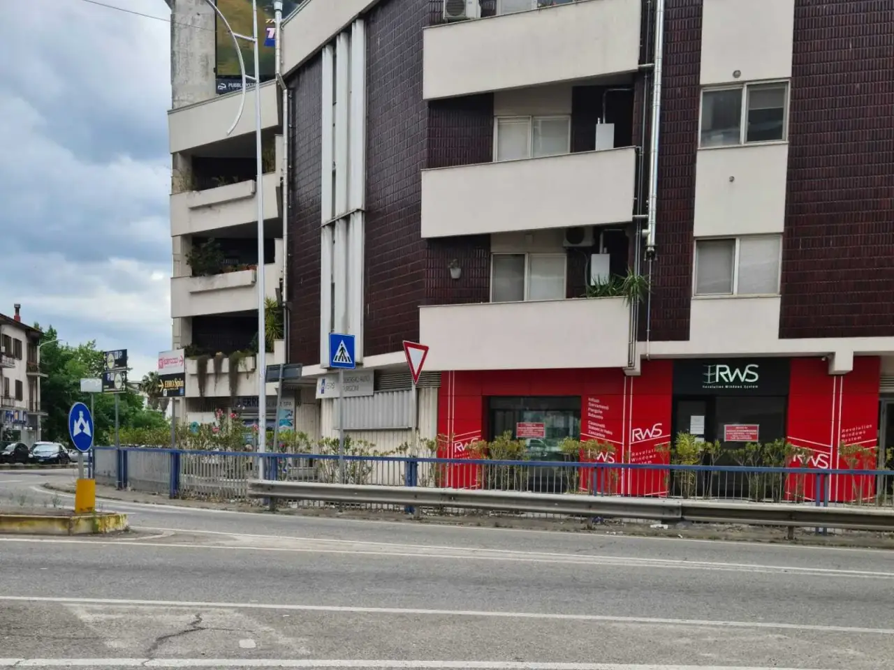 Negozio in Via Guglielmo Marconi Snc, Cosenza, {3} - Foto 1