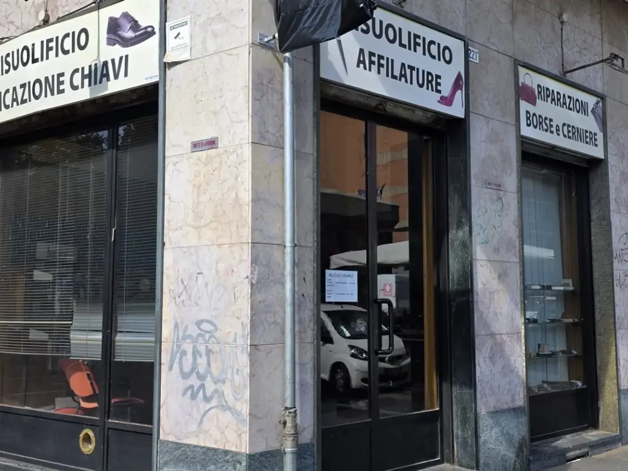 Negozio in Via Filadelfia 221, Torino, {3} - Foto 1