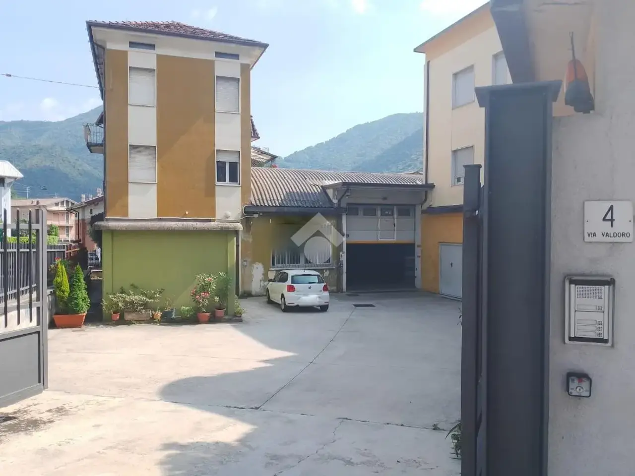 Capannone in Via Valdoro 4, Lumezzane, {3} - Foto 1