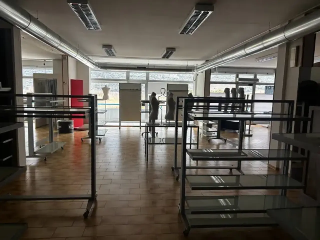 Negozio in Strada Statale Gardesana Occidentale, Dro, {3} - Foto 1