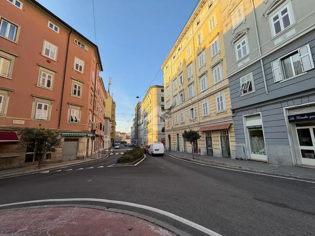 Negozio in Via dell'Istria 16, Trieste, {3} - Foto 2