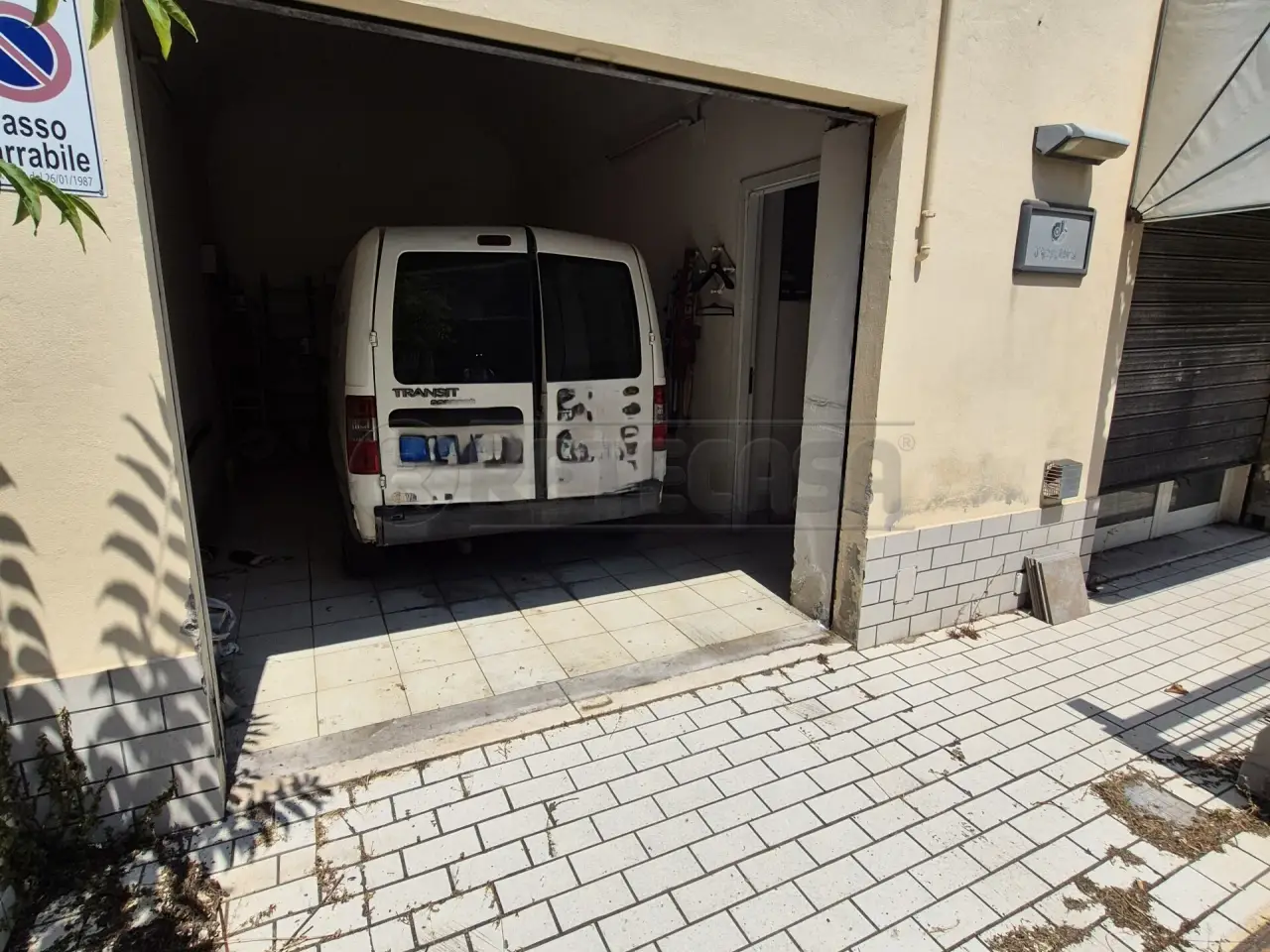 Parcheggio chiuso in Via Luigi Settembrini 9, Pescara, {3} - Foto 2