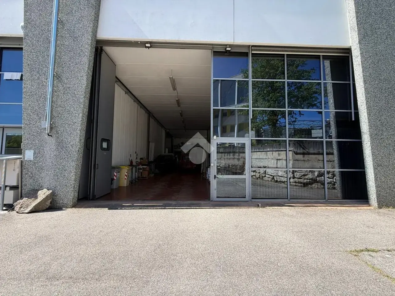 Capannone in Via del Garda, Rovereto, {3} - Foto 2