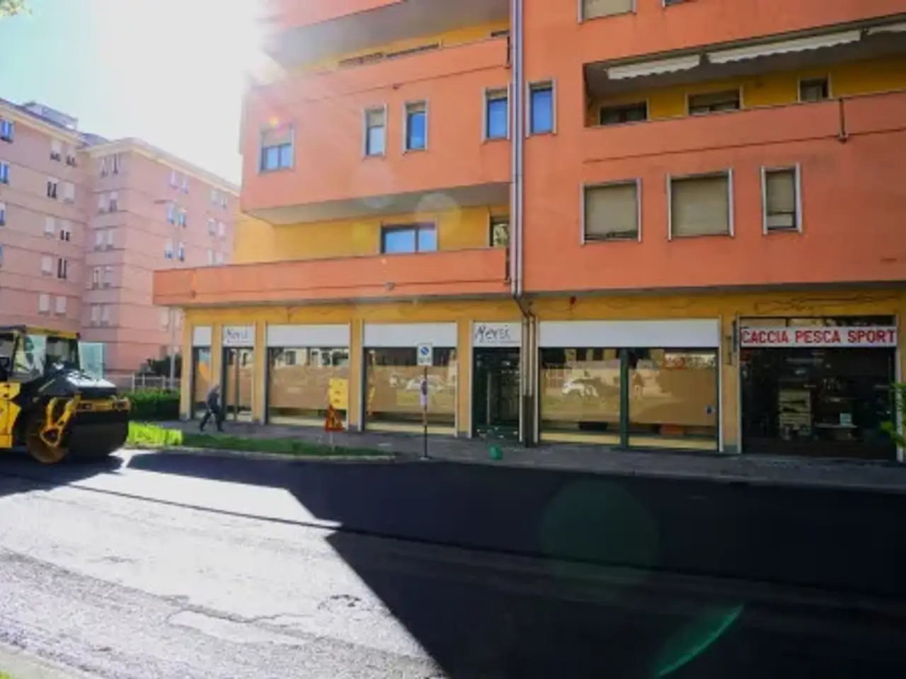 Negozio in Via Bertodano 8, Biella, {3} - Foto 1