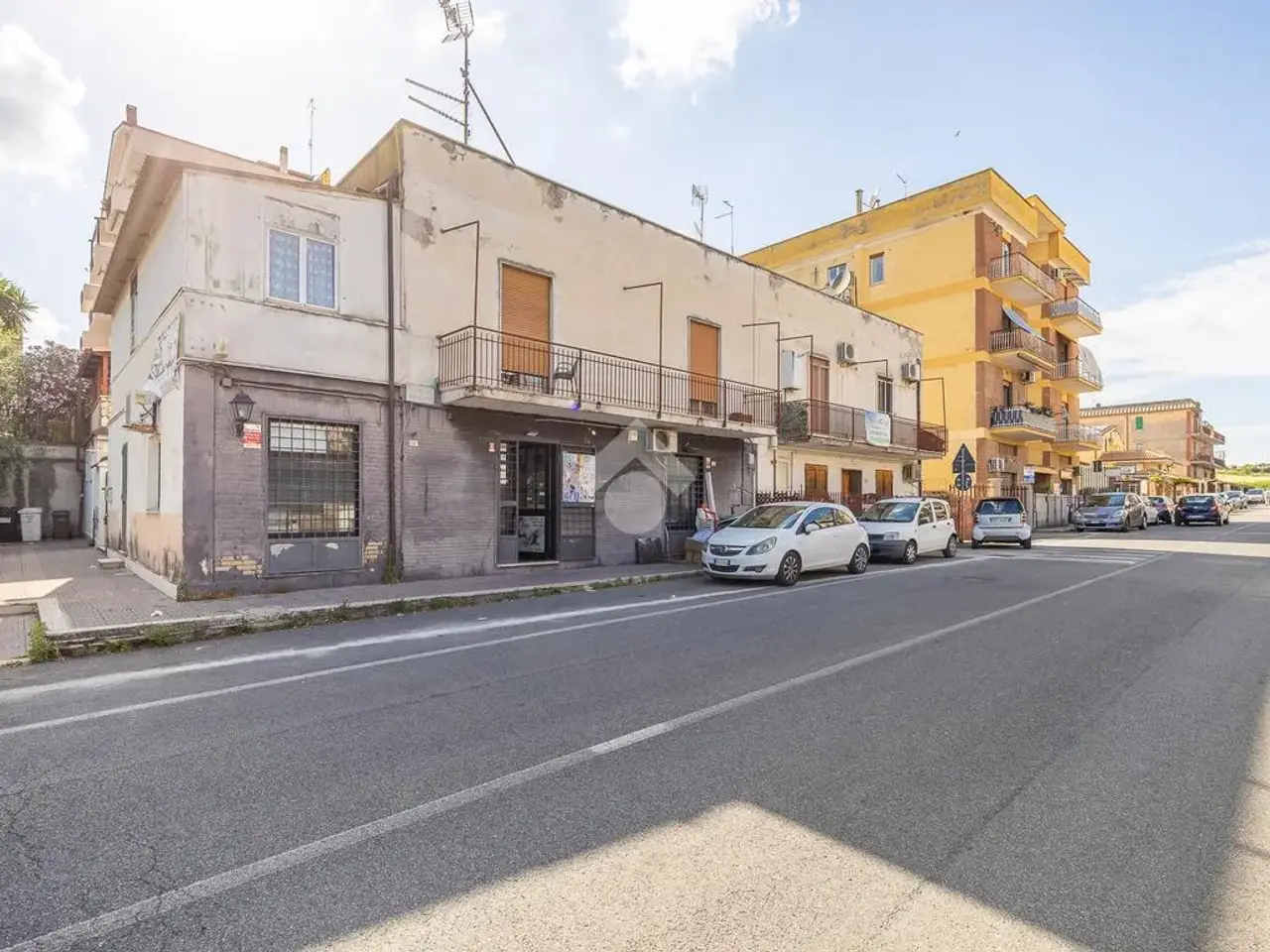 Negozio in Via Giuseppe Parini 23, Guidonia Montecelio, {3} - Foto 2