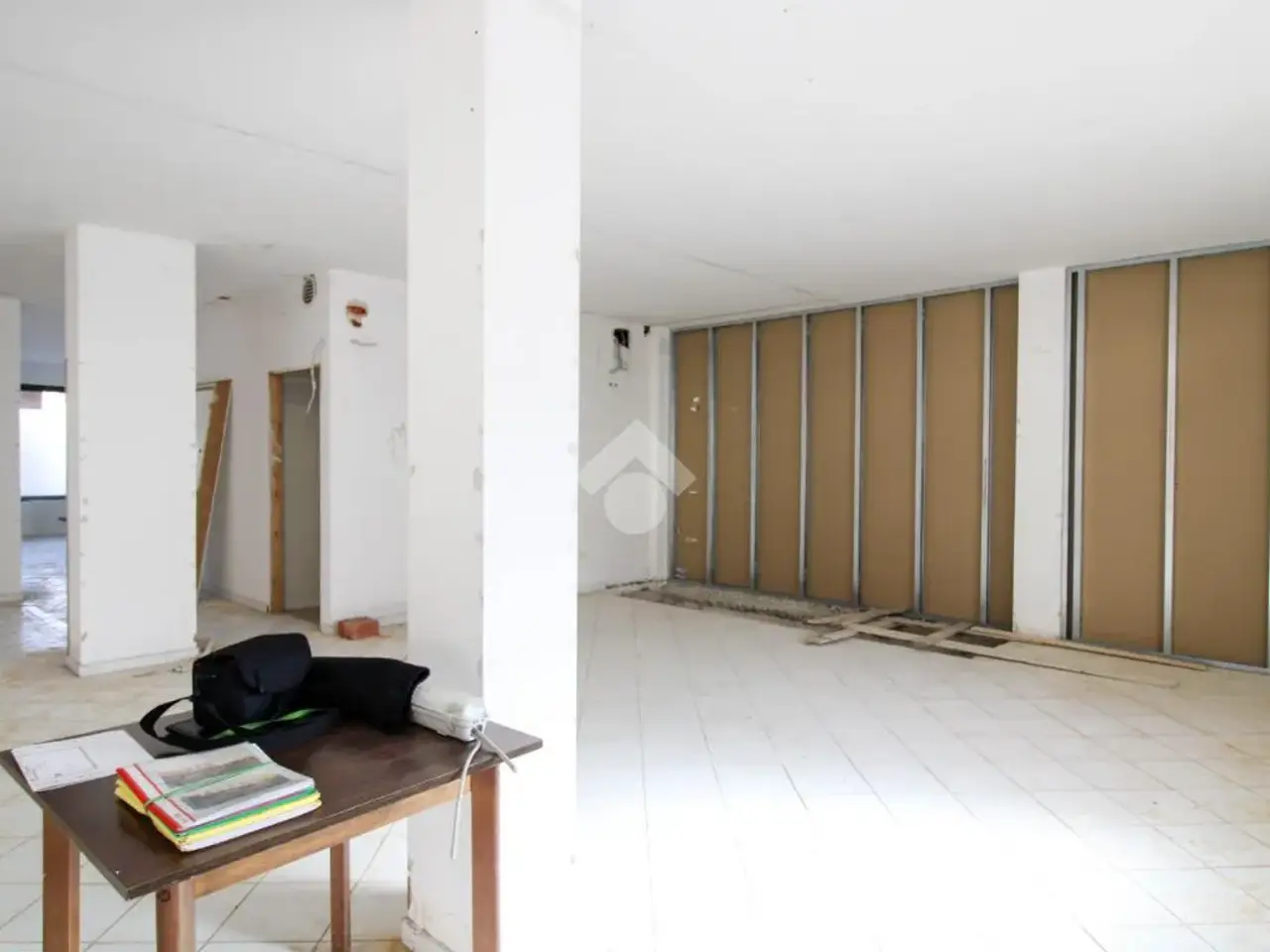 Negozio in Via Cavalieri di Vittorio Veneto, Stezzano, {3} - Foto 1