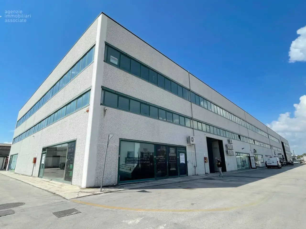 Ufficio in Via del Lavoro 24, San Benedetto Del Tronto, {3} - Foto 1