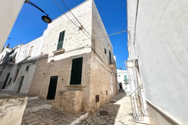 Casa indipendente in Vico III Santoro Urgesi 3, Ceglie Messapica - Foto 1