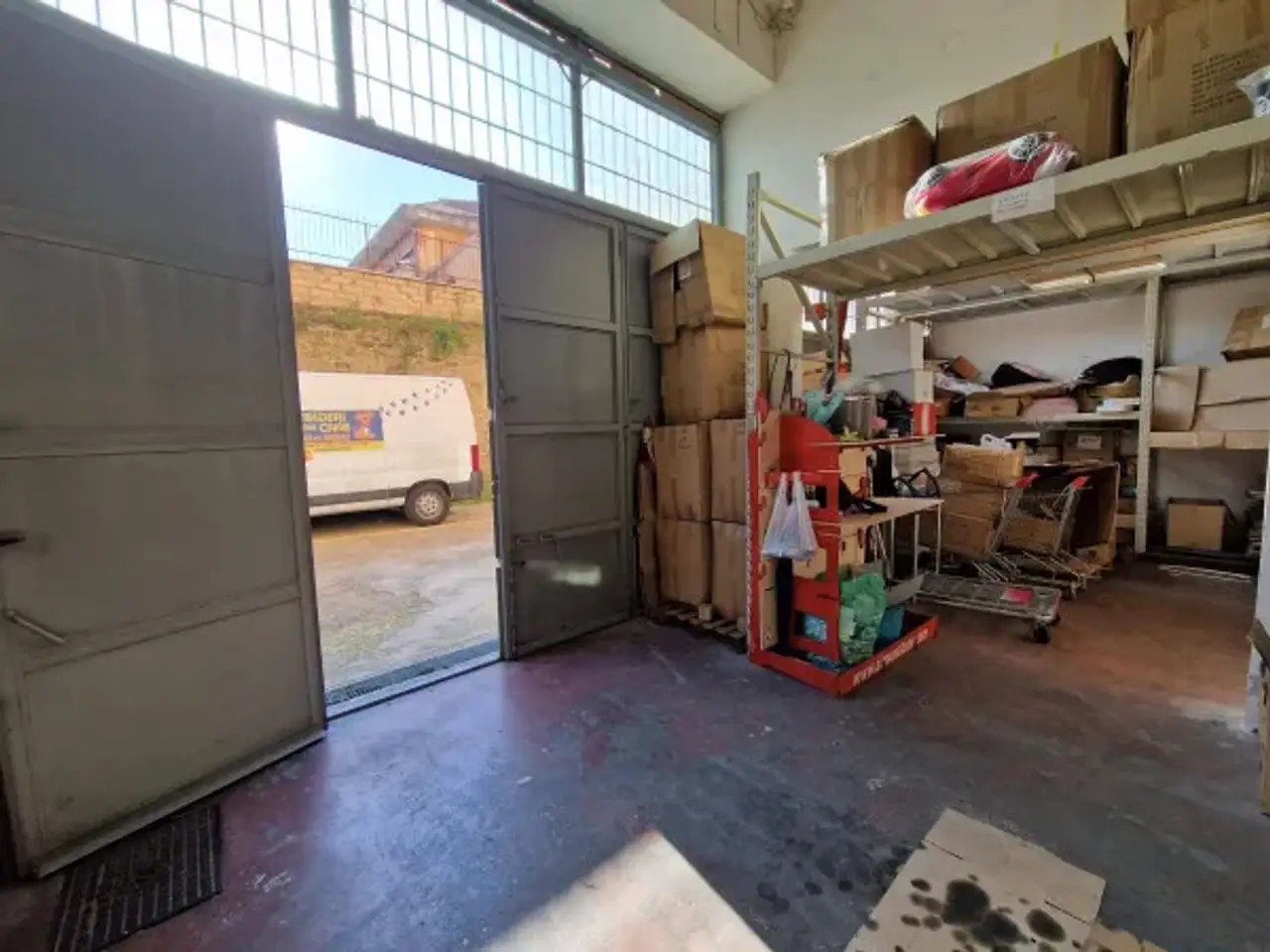 Magazzino in Via Tuscolana 1890, Roma, {3} - Foto 2