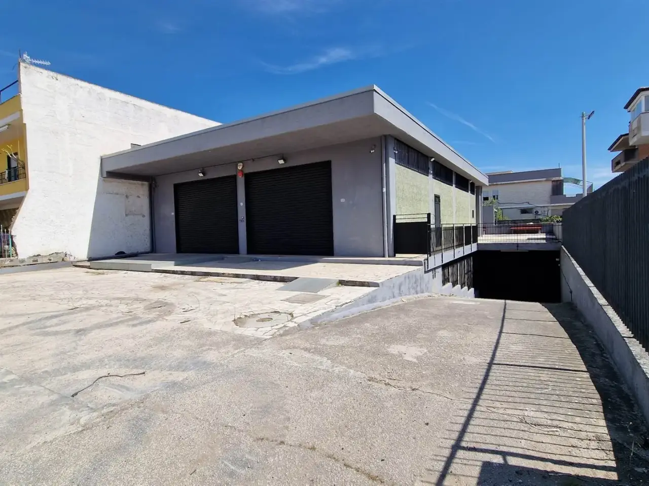 Negozio in Via Castelvolturno, Mondragone, {3} - Foto 1