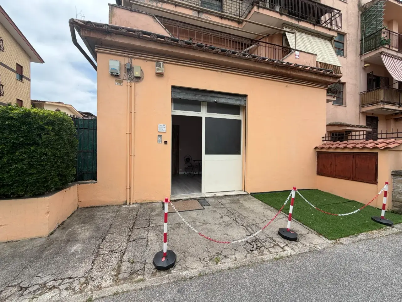 Negozio in Via Antonino Salinas 39, Roma, {3} - Foto 1